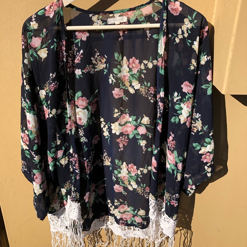 Floral lace kimono